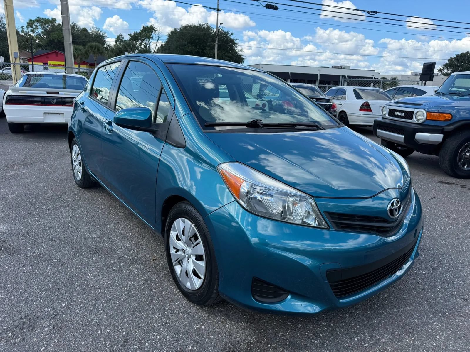 Used 2013 Toyota Yaris LE FWD image 3