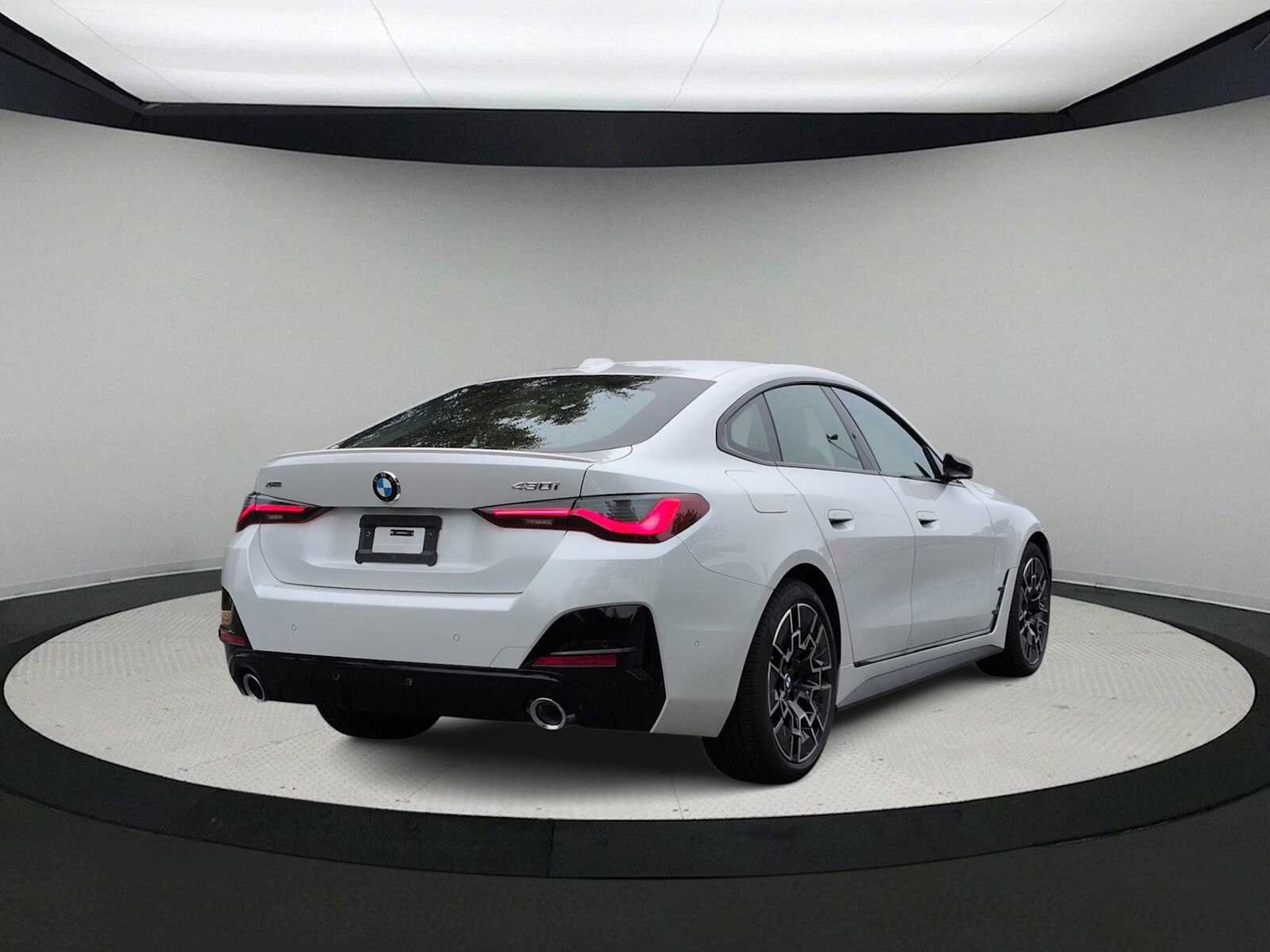 New 2026 BMW 430i xDrive w/ M Sport Package AWD/4WD image 8