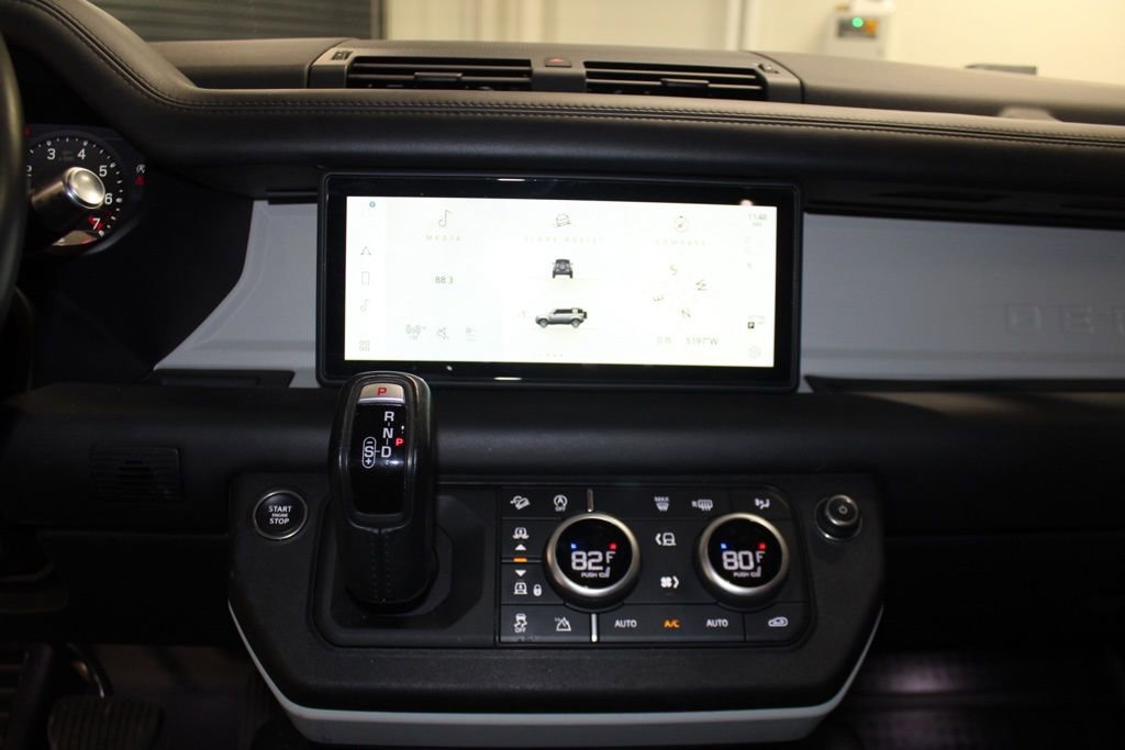 Used 2022 Land Rover Defender 110 XS Edition AWD/4WD image 21