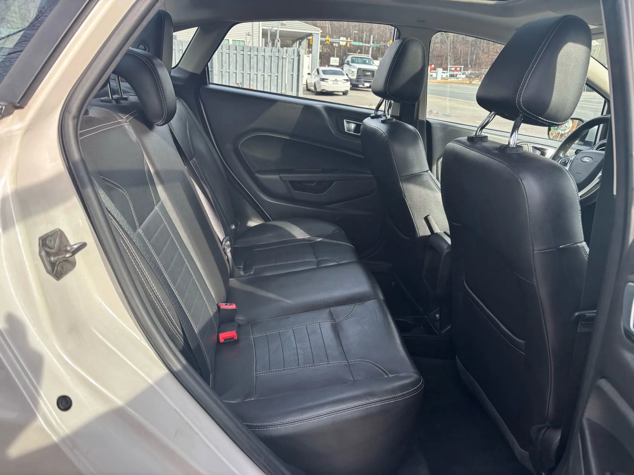 Used 2016 Ford Fiesta Titanium image 20