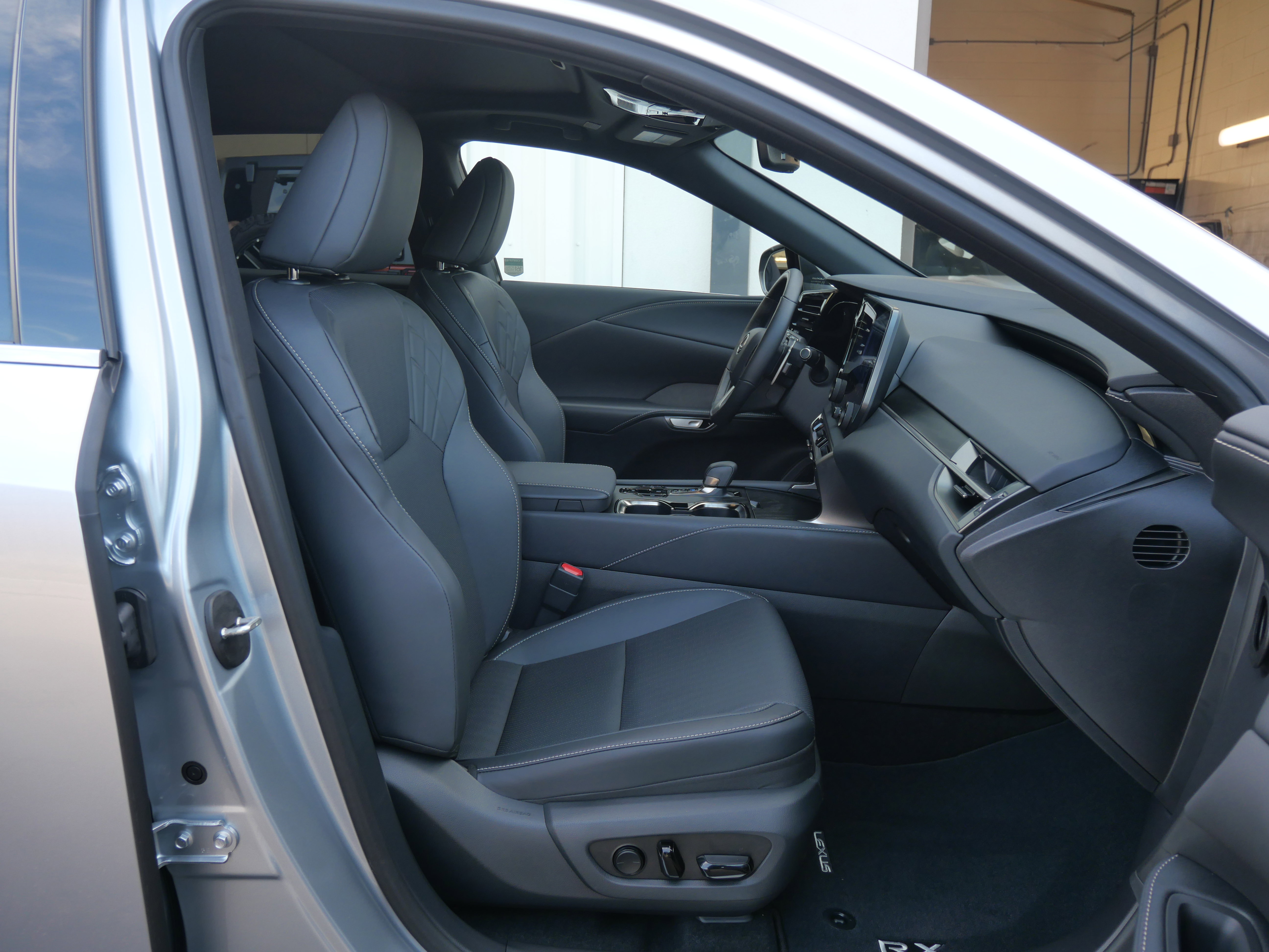 Used 2025 Lexus RX 350 Premium image 15