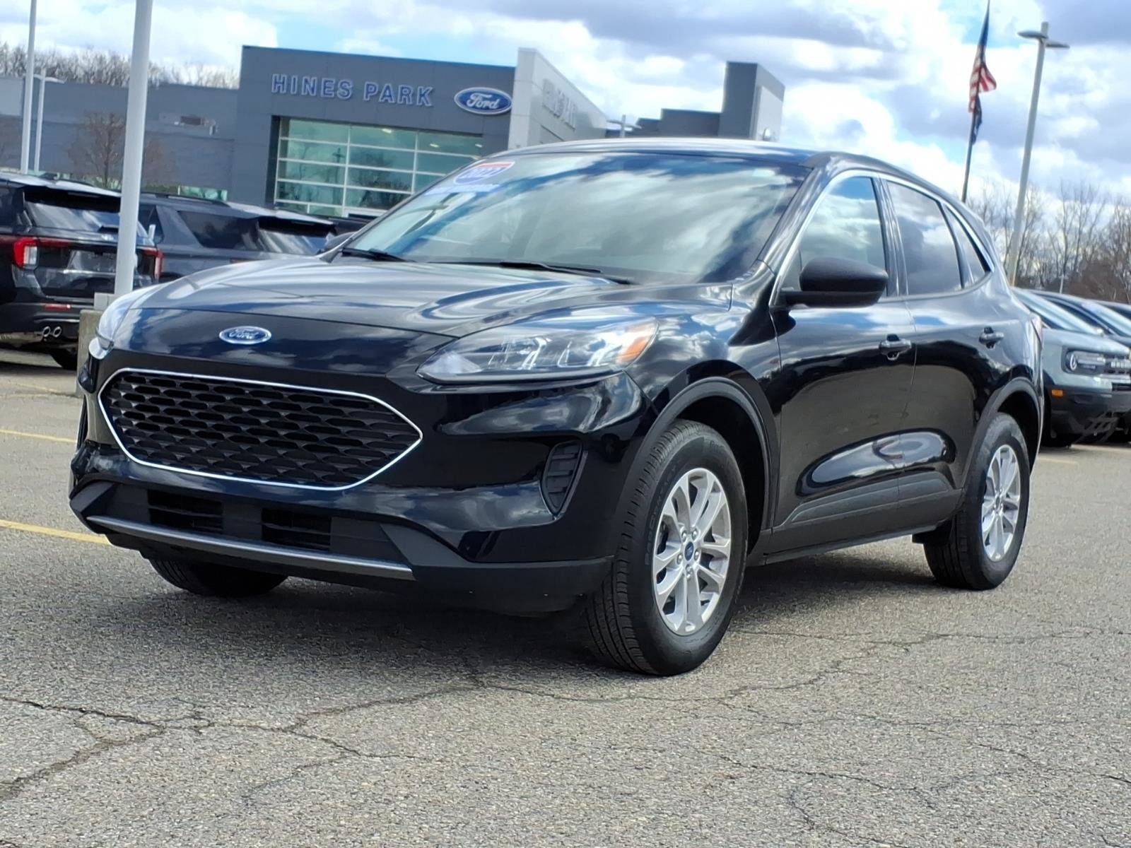 Certified 2022 Ford Escape SE w/ Convenience Package image 3