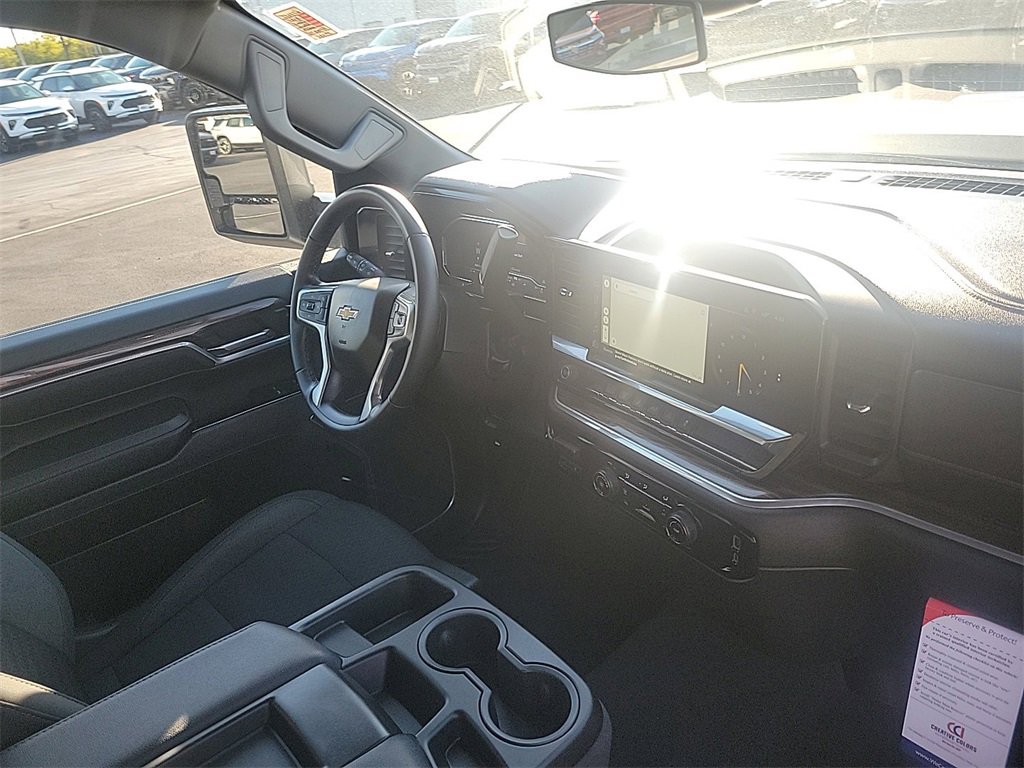 Used 2024 Chevrolet Silverado 2500 LT image 22