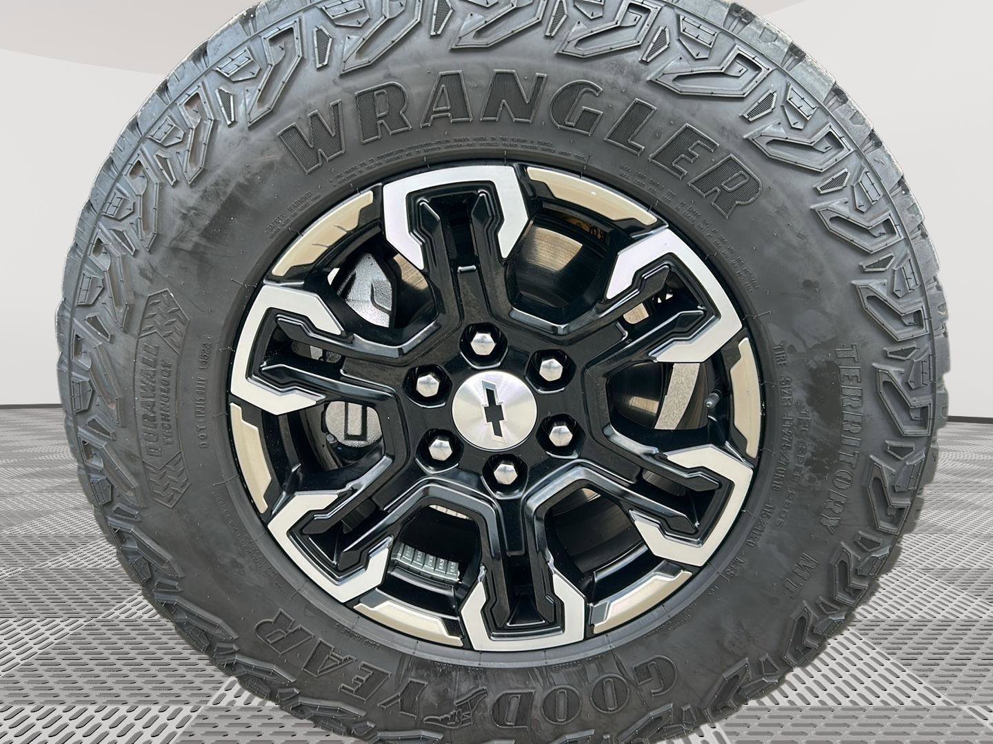 Used 2023 Chevrolet Silverado 1500 ZR2 image 31