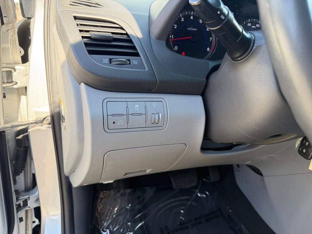 Used 2014 Hyundai Accent GLS FWD image 16