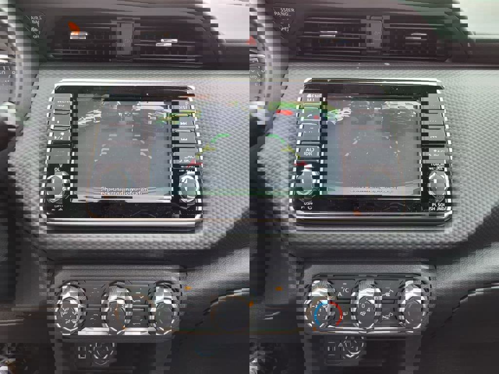 New 2025 Nissan Kicks Play S image 10