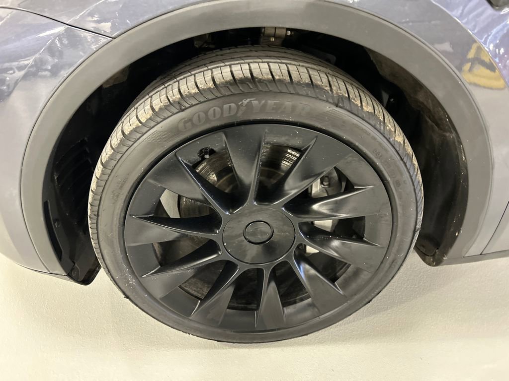 Used 2023 Tesla Model Y Long Range image 8