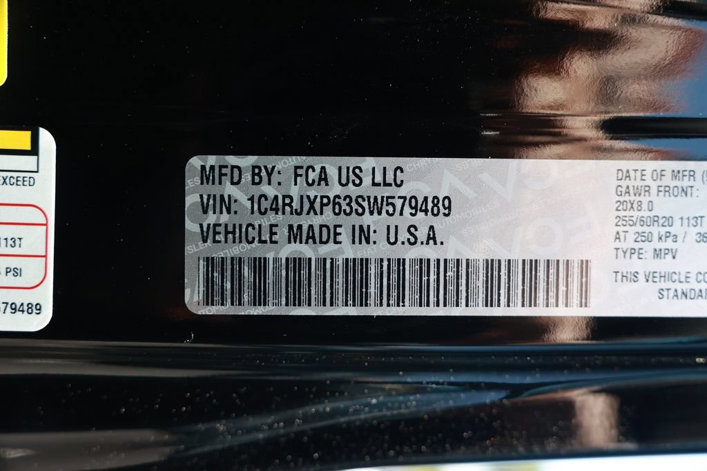Used 2025 Jeep Wrangler Unlimited Sahara AWD/4WD image 40