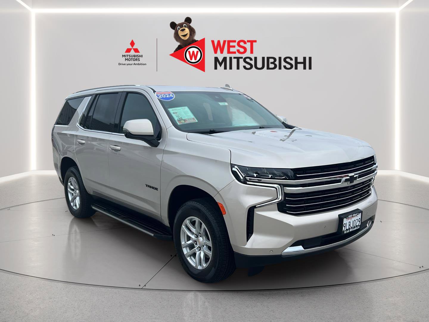 Used 2024 Chevrolet Tahoe LT w/ Luxury Package AWD/4WD image 7