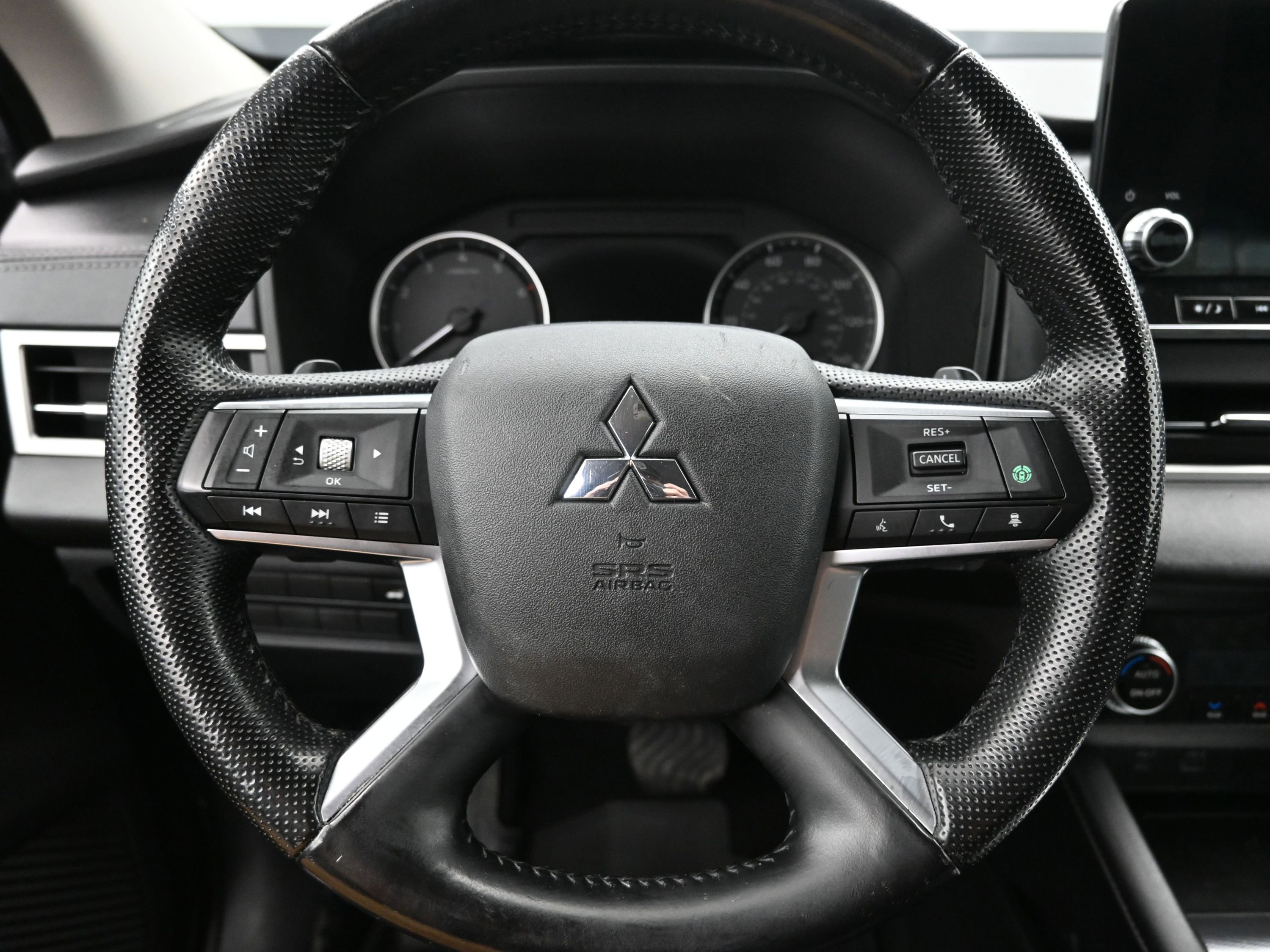 Used 2022 Mitsubishi Outlander SEL image 13