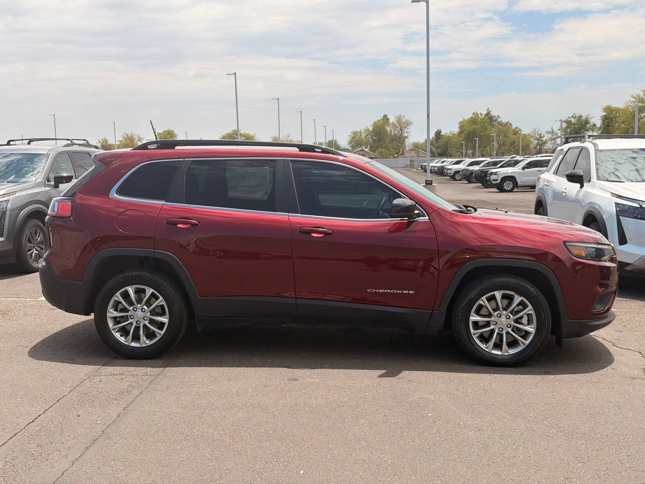 Used 2022 Jeep Cherokee Latitude Lux FWD image 7