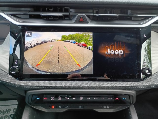 Used 2026 Jeep Cherokee Laredo AWD/4WD image 15