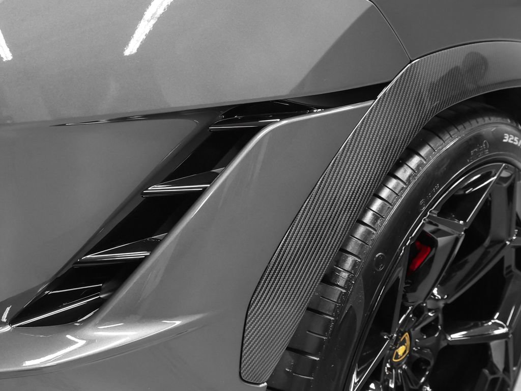 Used 2023 Lamborghini Urus Performante AWD/4WD image 37