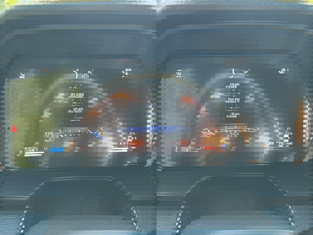 New 2025 Jeep Grand Cherokee Altitude image 14