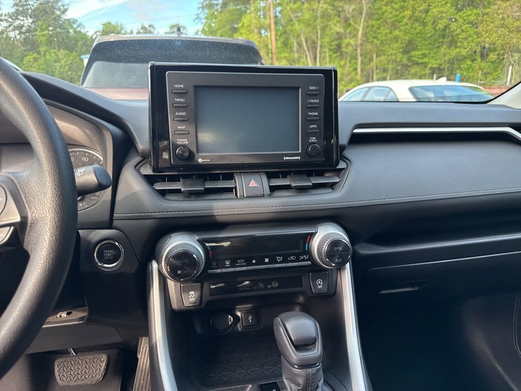 Used 2020 Toyota RAV4 XLE image 6