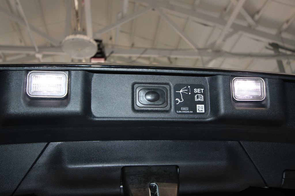 Used 2025 Ford Mustang Mach-E Premium AWD/4WD image 36