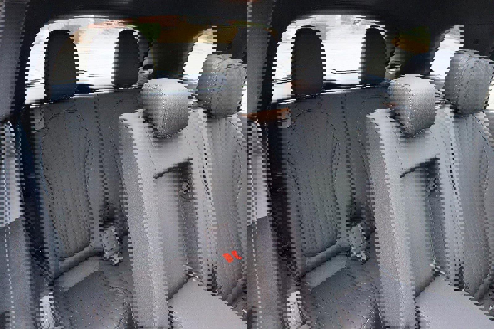 Used 2025 Mercedes-Benz EQS 450+ 4MATIC SUV w/ Winter Package image 17