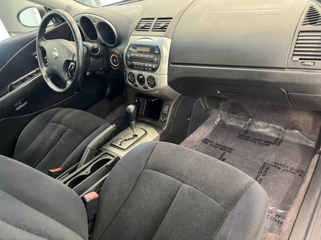 Used 2003 Nissan Altima 3.5 SE FWD image 15