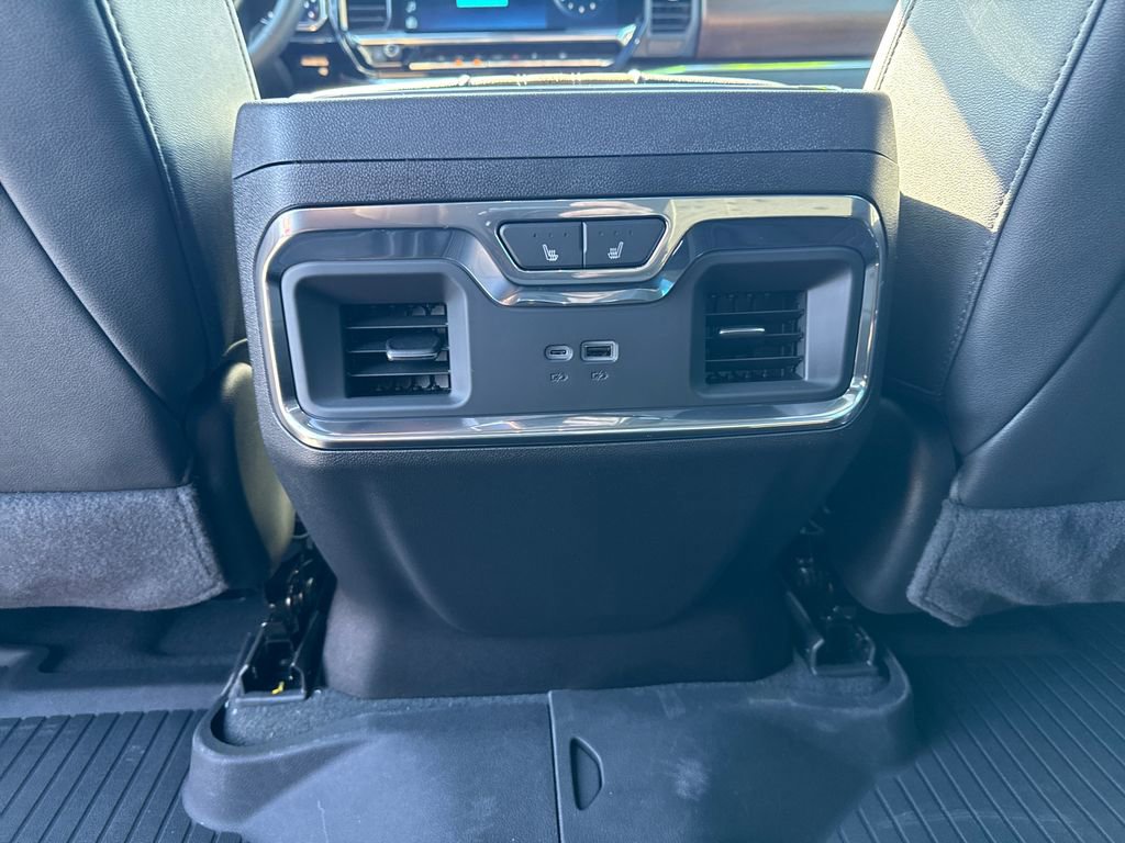 Used 2024 Chevrolet Silverado 1500 High Country w/ High Country Premium Package image 33