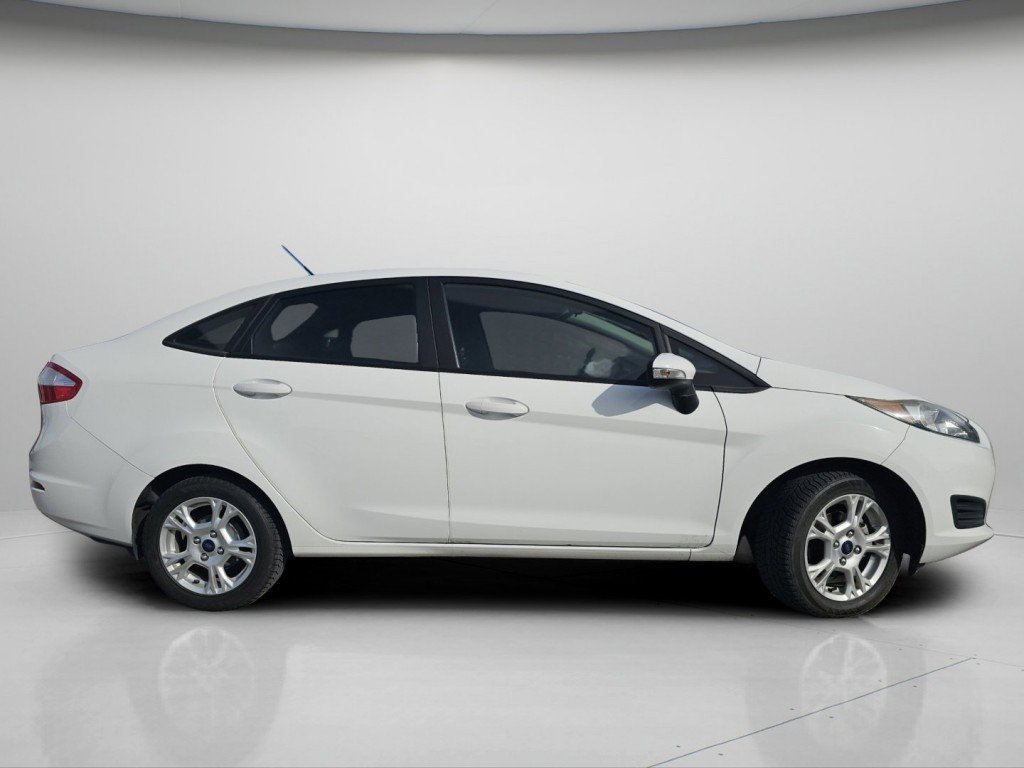 Used 2015 Ford Fiesta SE image 22
