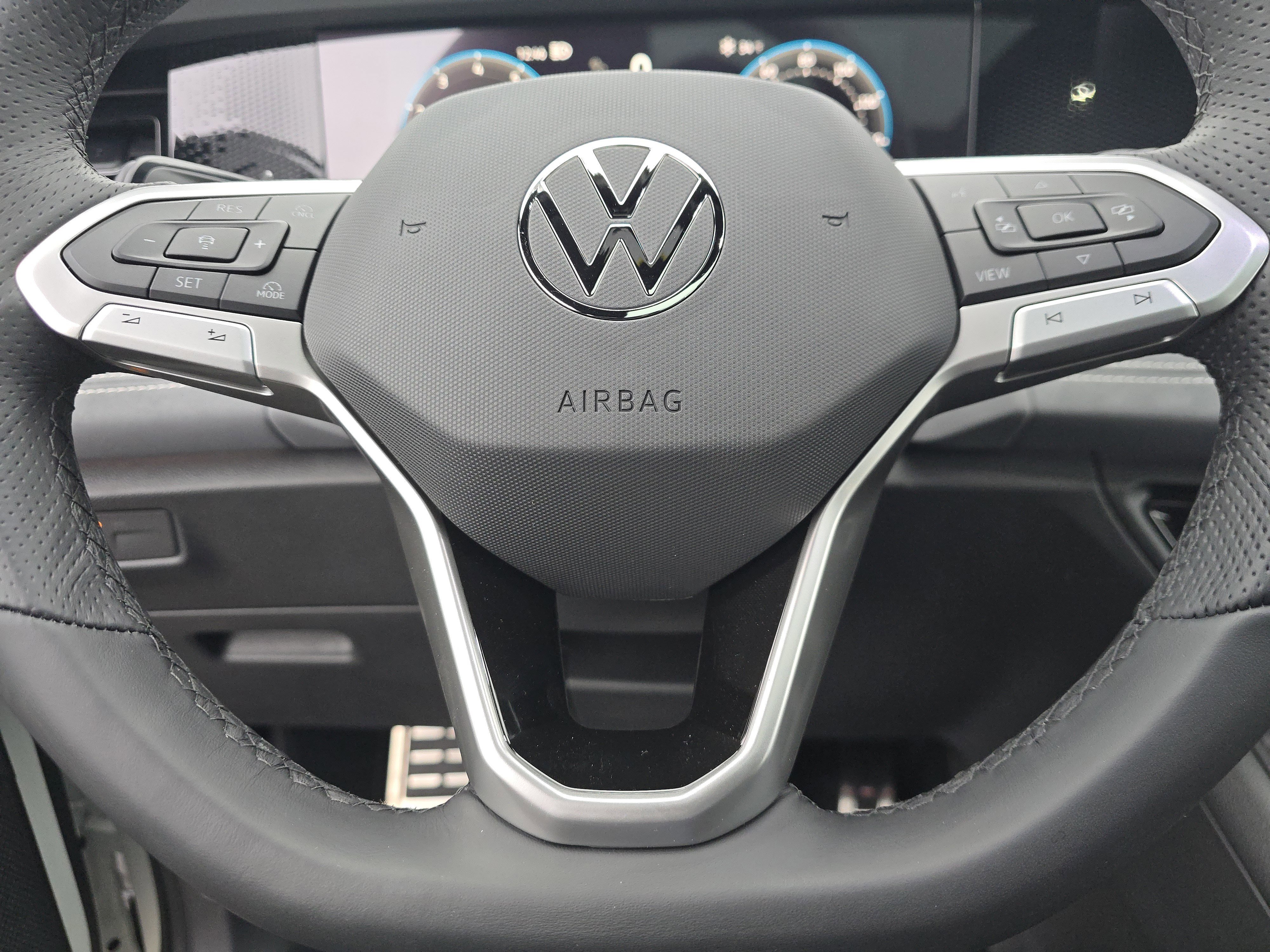 New 2026 Volkswagen Tiguan SE R-Line image 22