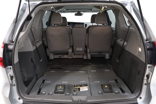 Used 2019 Toyota Sienna XLE FWD image 36
