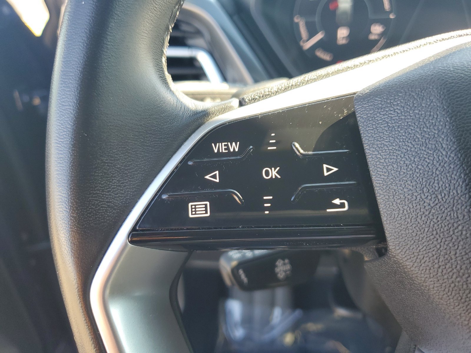 Used 2023 Audi Q4 e-tron Premium w/ Convenience Package AWD/4WD image 29