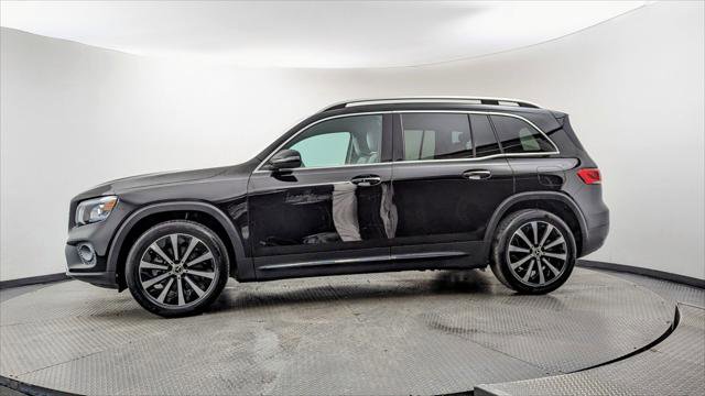 Used 2021 Mercedes-Benz GLB 250 w/ Premium Package image 3