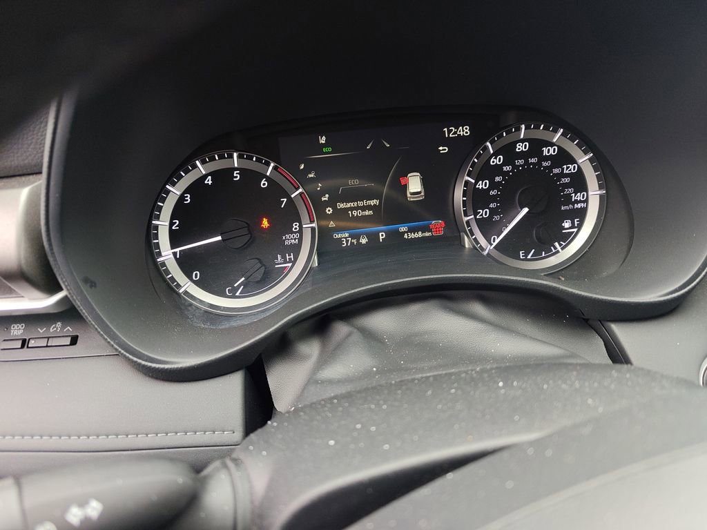 Used 2024 Toyota Highlander LE image 8