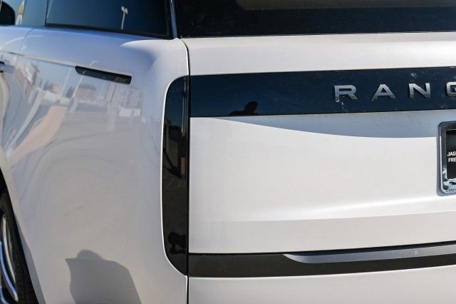 New 2025 Land Rover Range Rover SE image 7