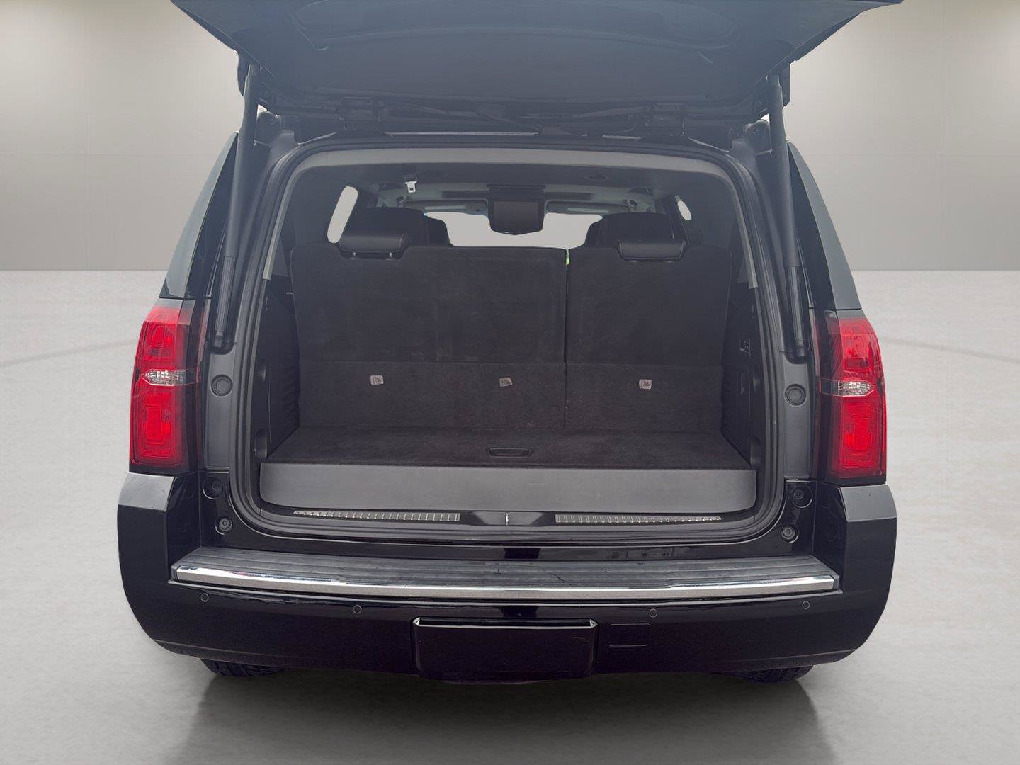 Used 2018 Chevrolet Tahoe Premier AWD/4WD image 24