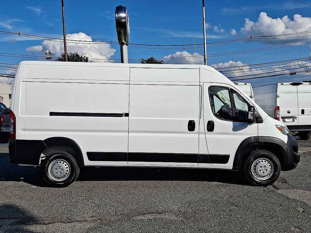 Used 2026 RAM ProMaster 2500 w/ Convenience Group FWD image 32