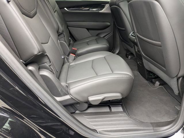 Used 2025 Cadillac XT6 Premium Luxury image 36