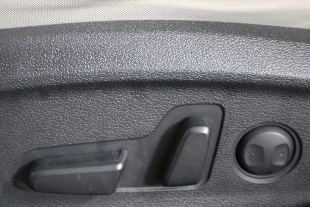 Used 2015 Hyundai Sonata SE w/ Option Group 09 FWD image 24