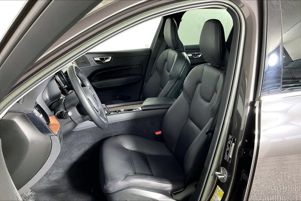 Used 2023 Volvo XC60 T8 Plus AWD/4WD image 24
