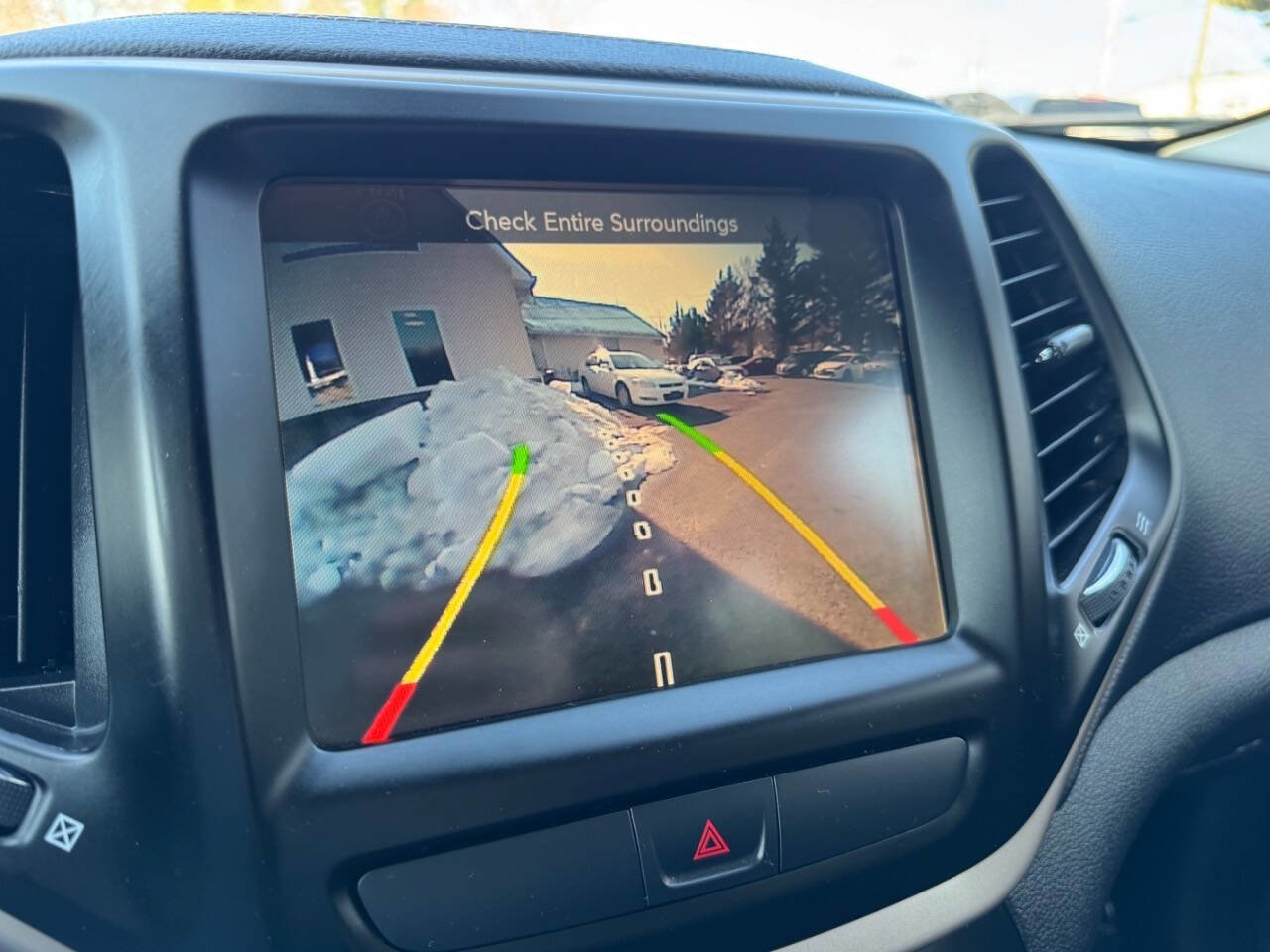 Used 2017 Jeep Cherokee Latitude w/ Cold Weather Group image 15