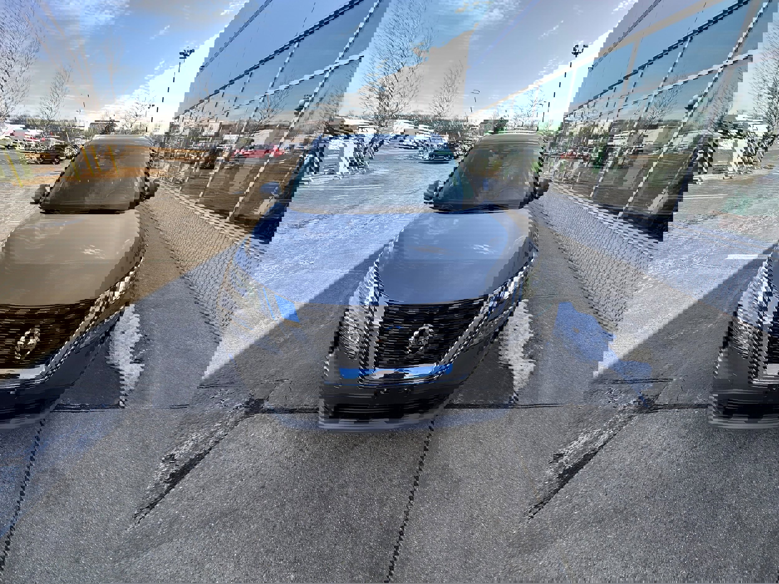 Used 2021 Nissan Rogue SV w/ Premium Package image 8