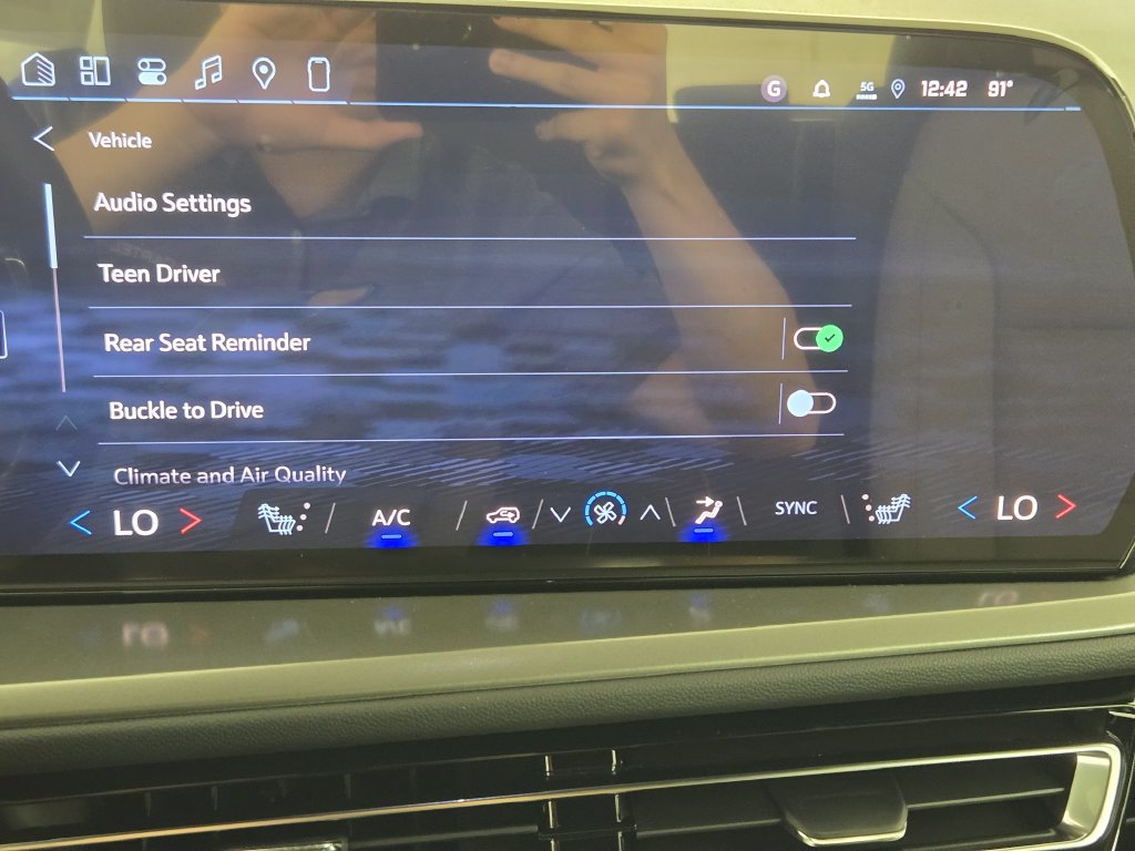 New 2026 Chevrolet Traverse LT w/ Midnight/Sport Edition FWD image 18