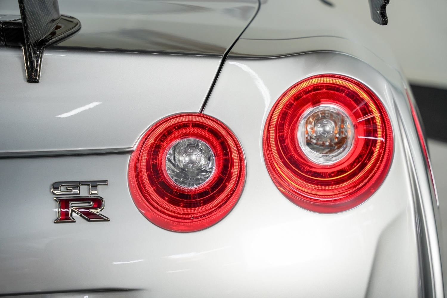 Used 2018 Nissan GT-R NISMO AWD/4WD image 22