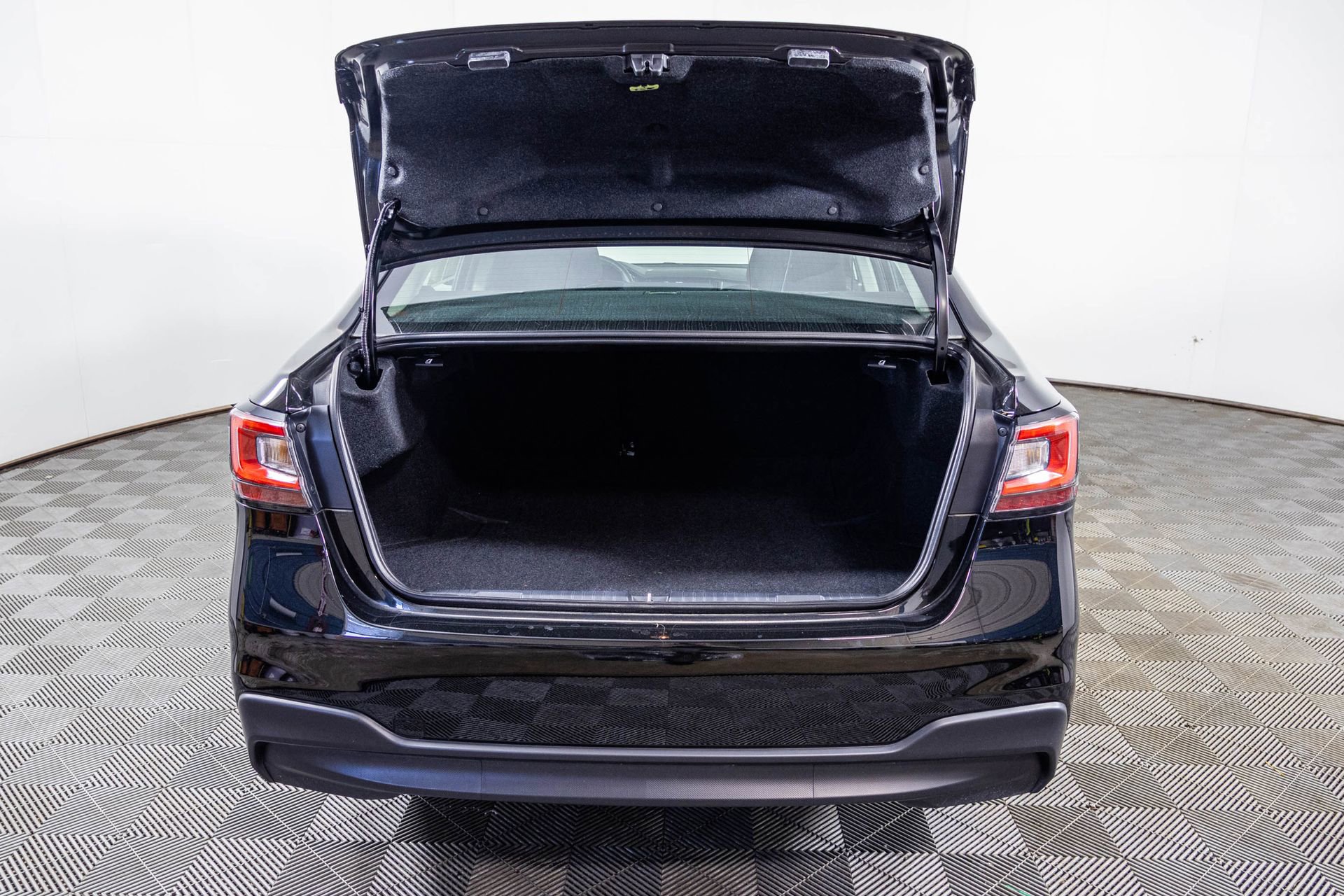 Used 2025 Subaru Legacy Premium AWD/4WD image 39