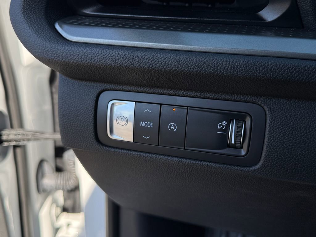 Used 2024 Chevrolet Traverse LT image 32