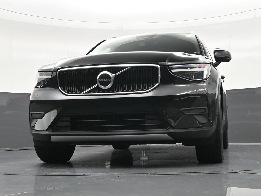 Used 2023 Volvo XC40 B4 Core FWD image 33