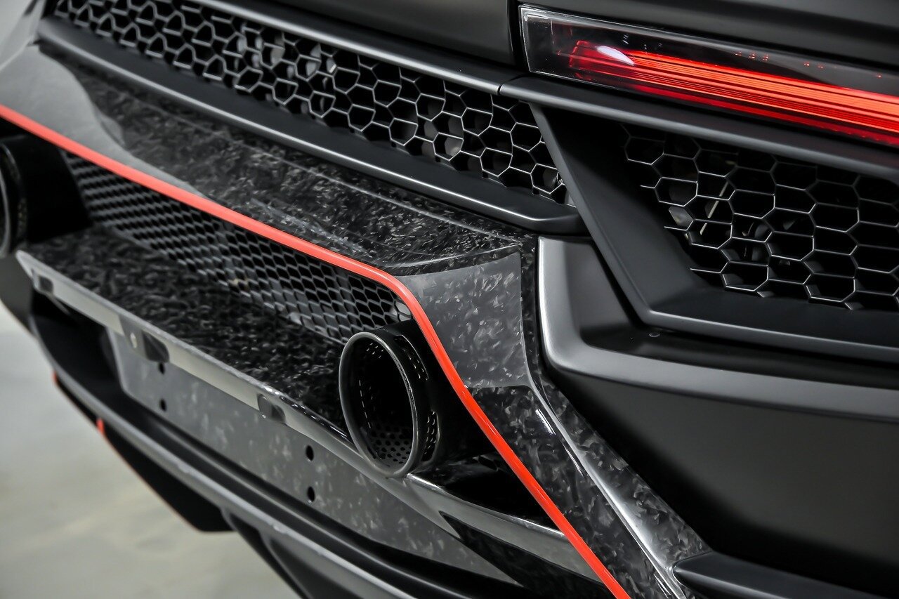 Used 2018 Lamborghini Huracan Performante AWD/4WD image 17