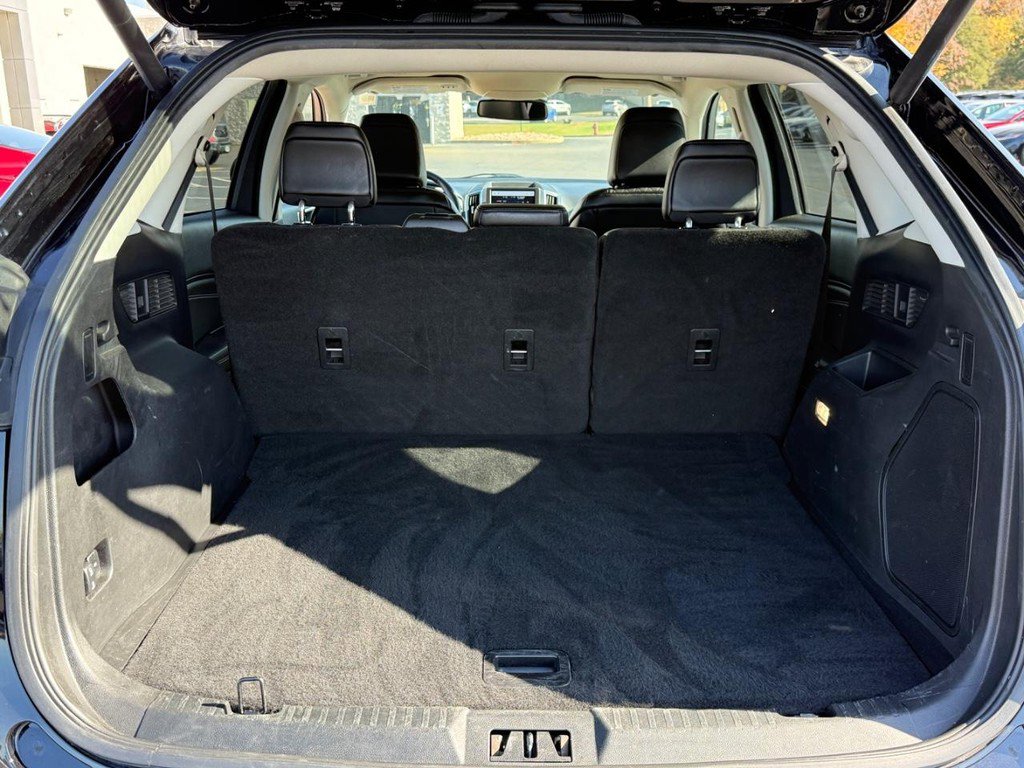 Used 2024 Ford Edge Titanium image 4