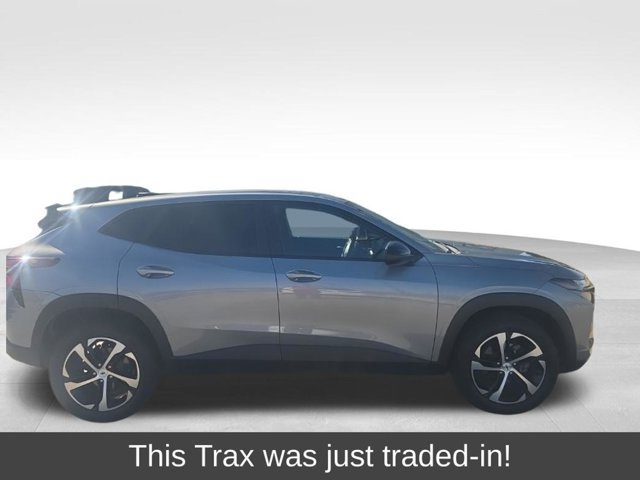 Used 2025 Chevrolet Trax RS