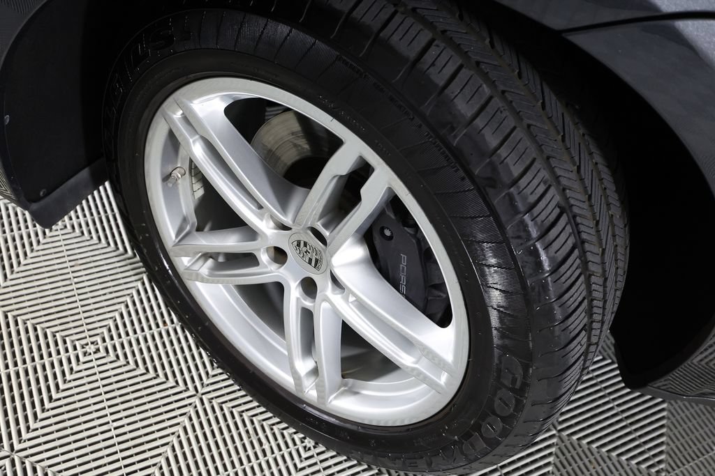 Used 2023 Porsche Macan AWD/4WD image 43