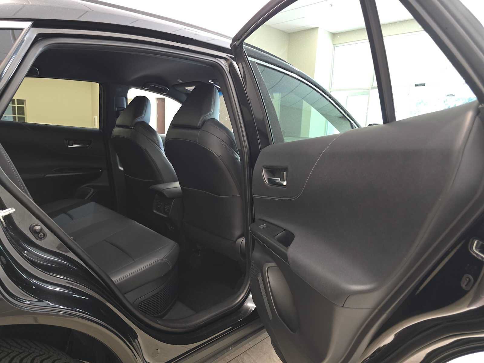 Certified 2023 Toyota Venza Nightshade AWD/4WD image 27