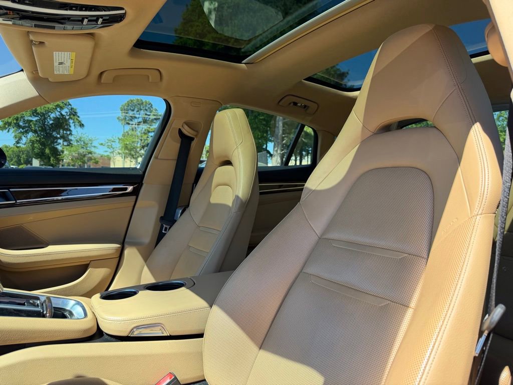 Used 2018 Porsche Panamera image 12
