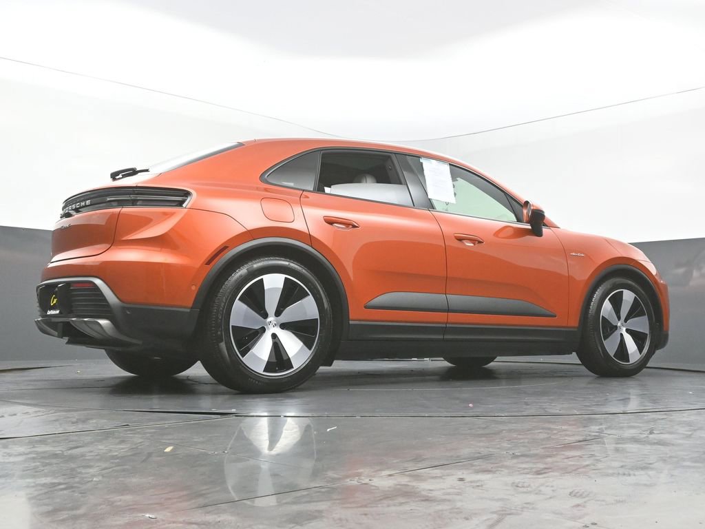 Used 2024 Porsche Macan 4 Electric AWD/4WD image 39