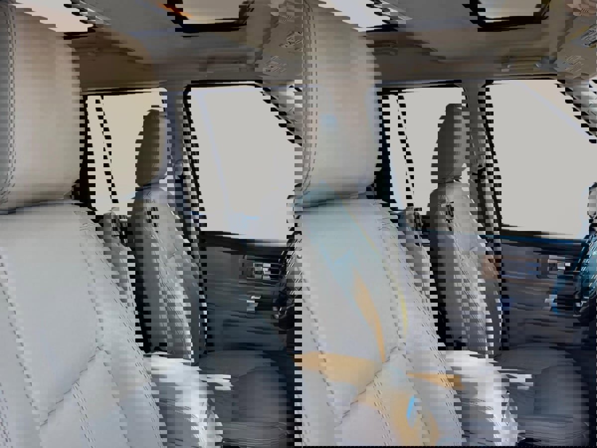 Used 2016 Land Rover LR4 HSE LUX image 38